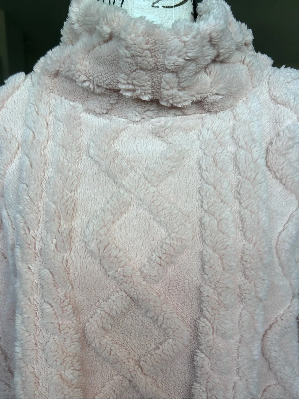 Eddie Bauer Soft Pink Cable Knit Style Fleece feel Sweatshirt size L